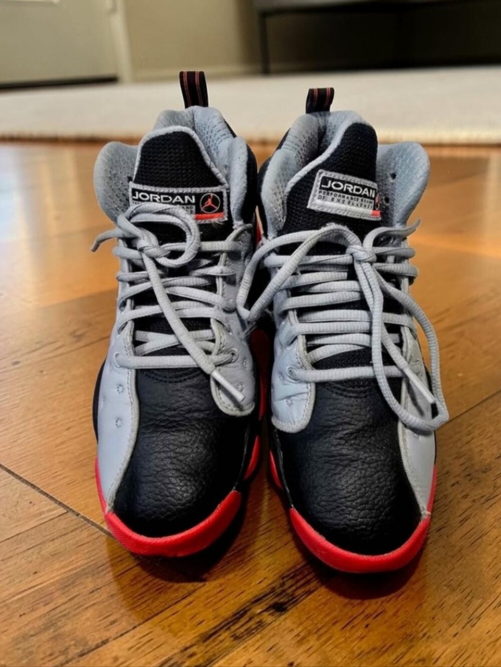 Jordan Team Basketball Shoes – Size 7Y